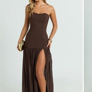 Showpo JOCELYN MAXI DRESS
Strapless Ruched Fit And Flare Dress in Chocolate